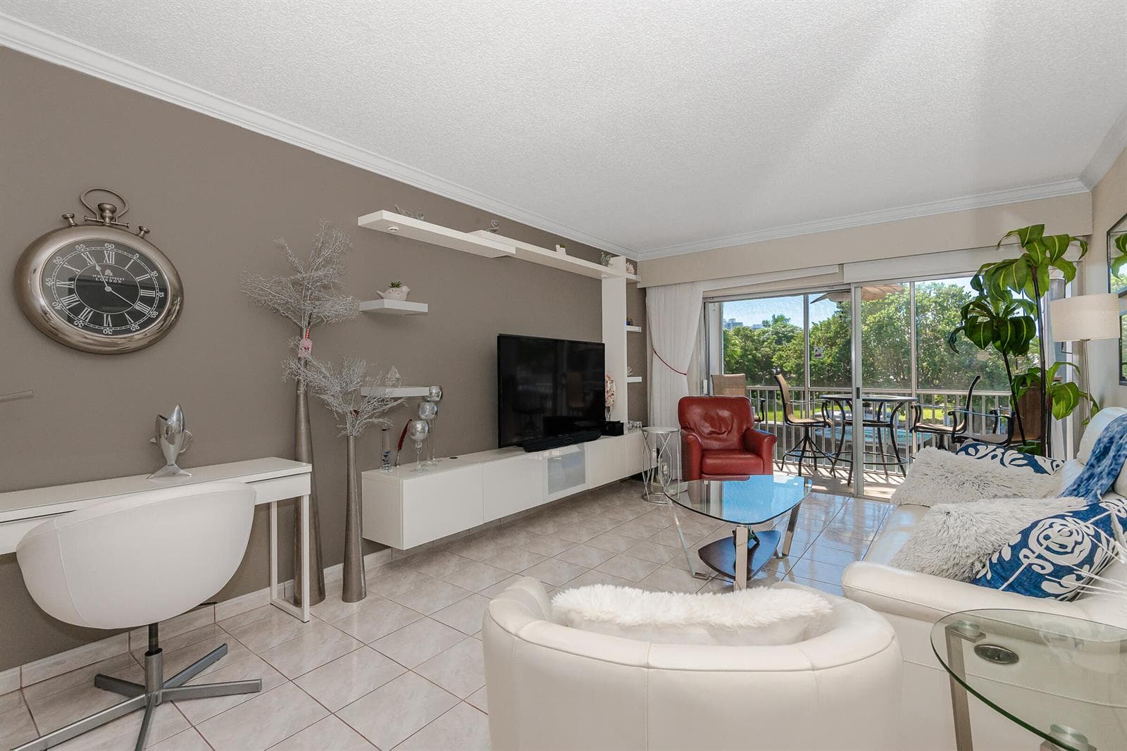 465 Paradise Isle Boulevard photo 5