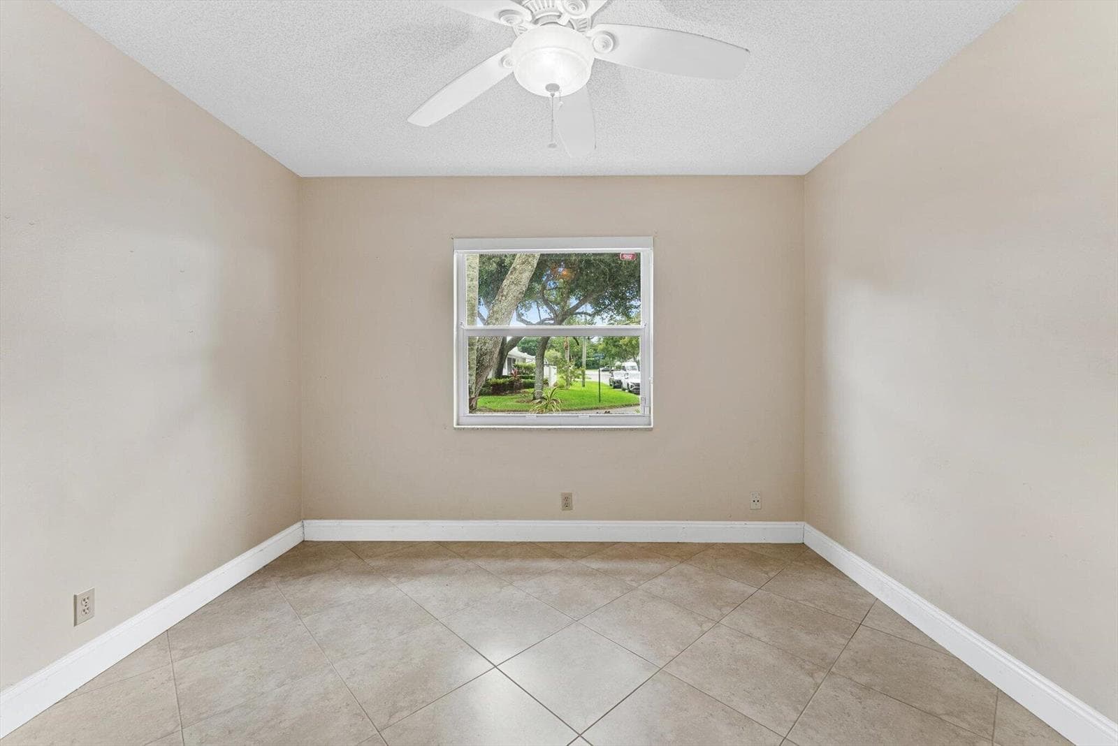 8959 Sunnywood Place photo 11