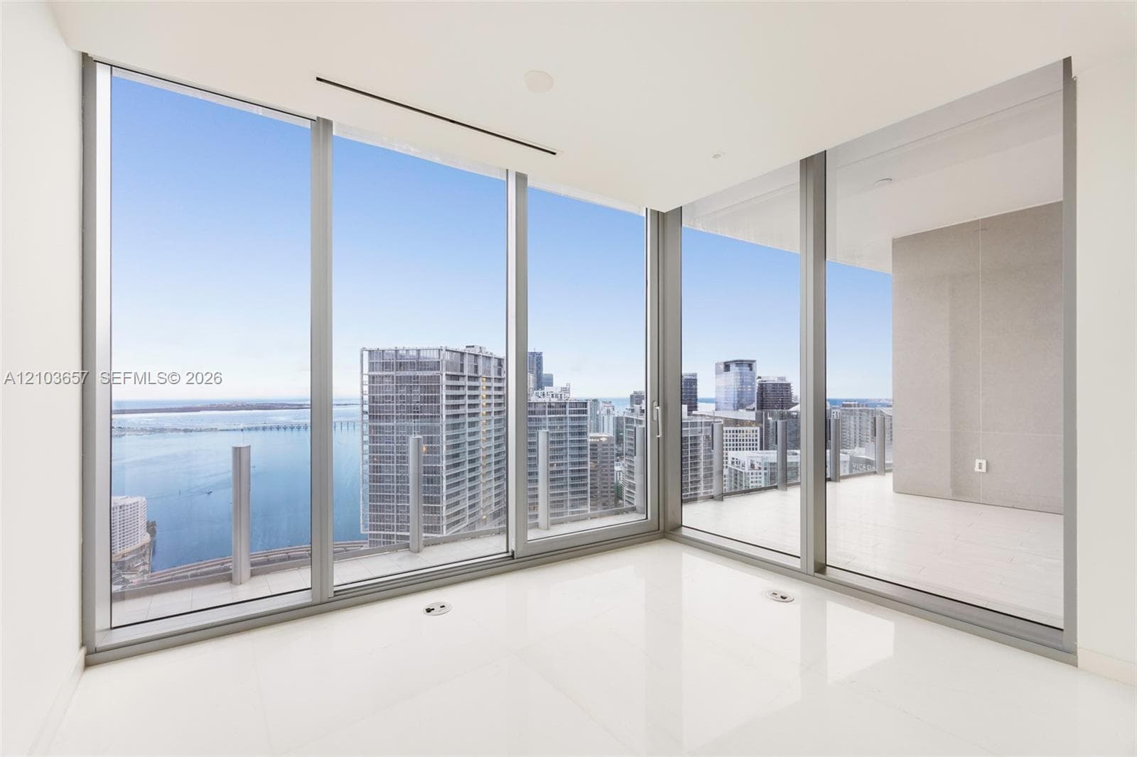 300 Biscayne Boulevard Way 5205W photo 5
