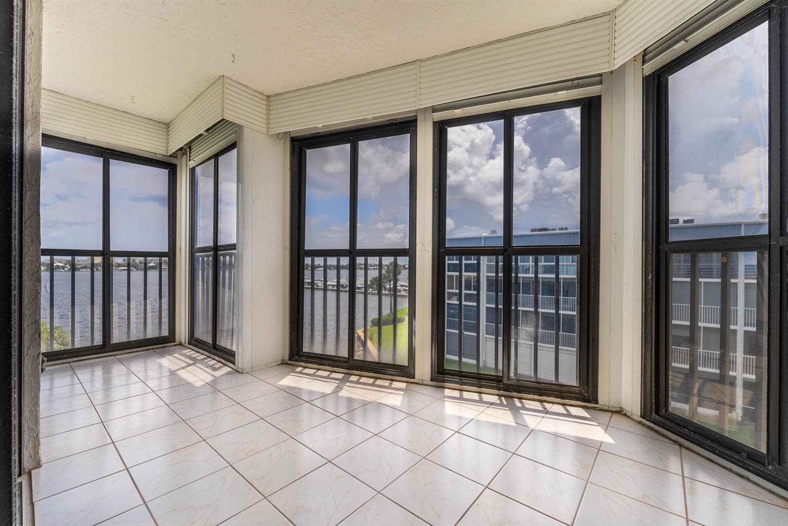 896 N FEDERAL Highway 432 photo 11