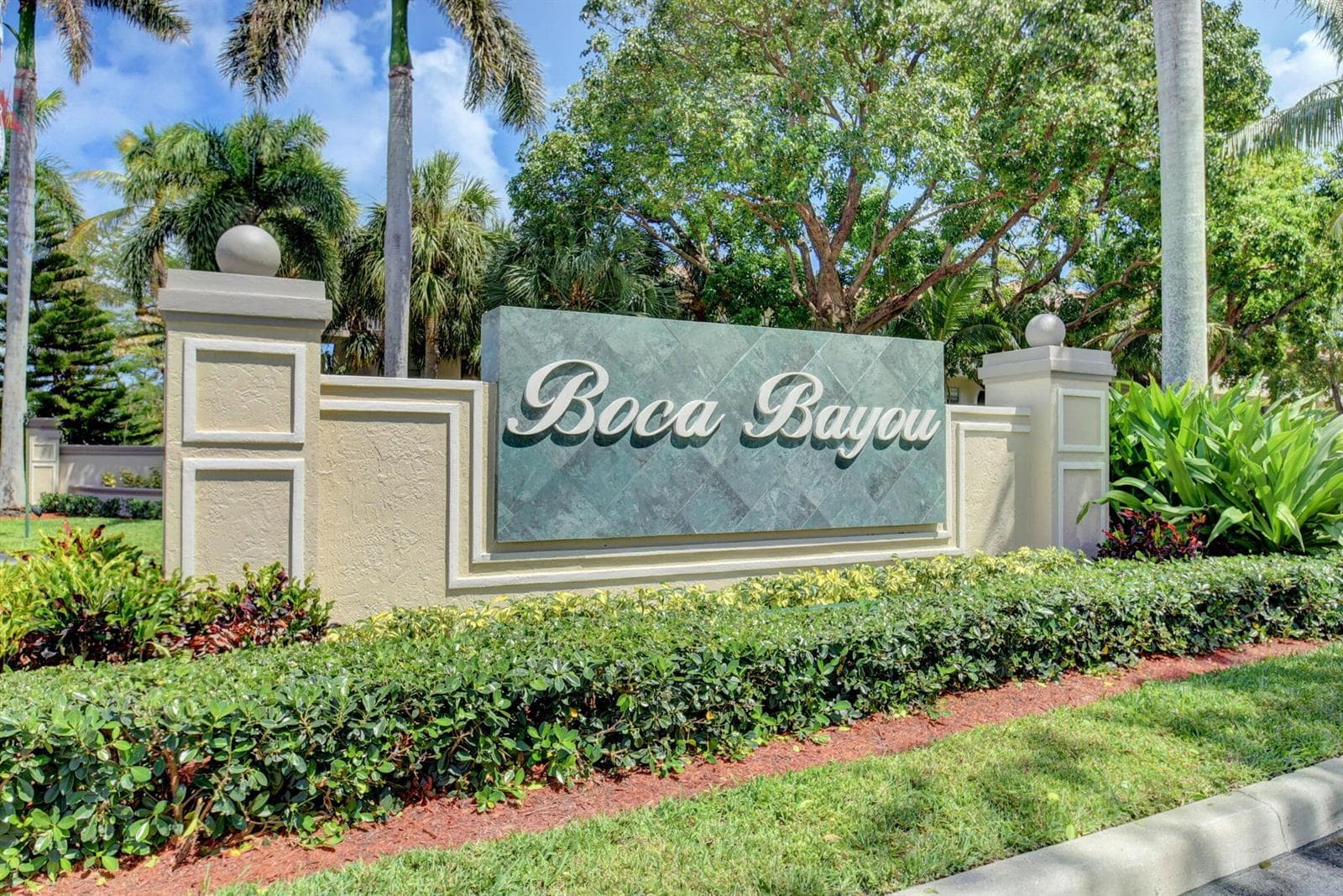 20 ROYAL PALM Way 301 photo 2