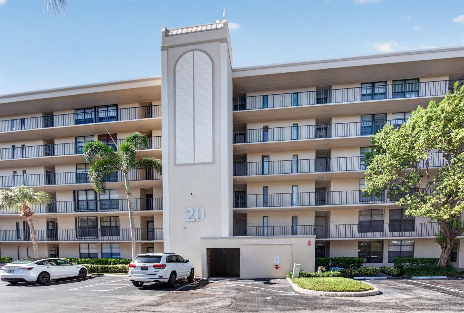 20 ROYAL PALM Way 301 photo 1