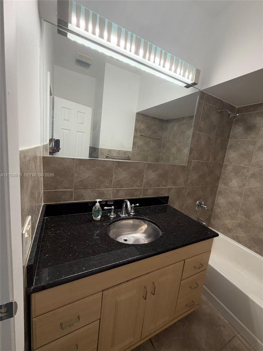 2408 NE 135th St 2408 photo 23