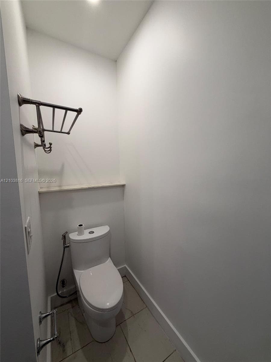 2408 NE 135th St 2408 photo 13