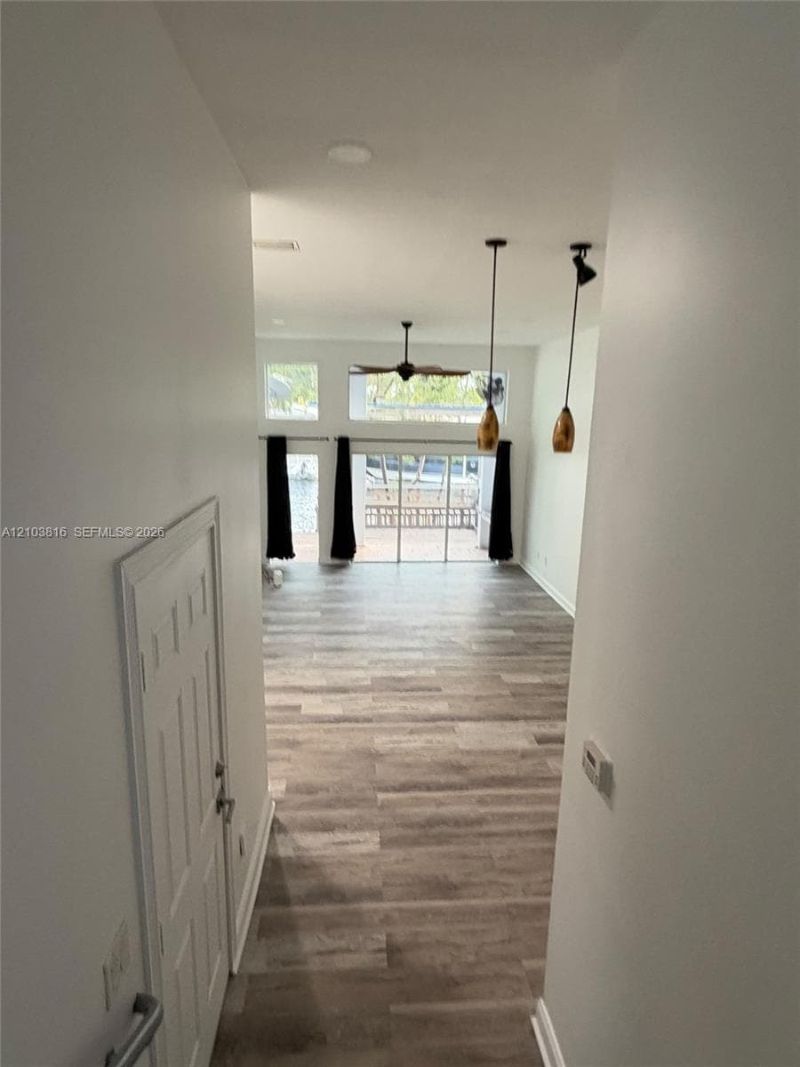 2408 NE 135th St 2408 photo 18