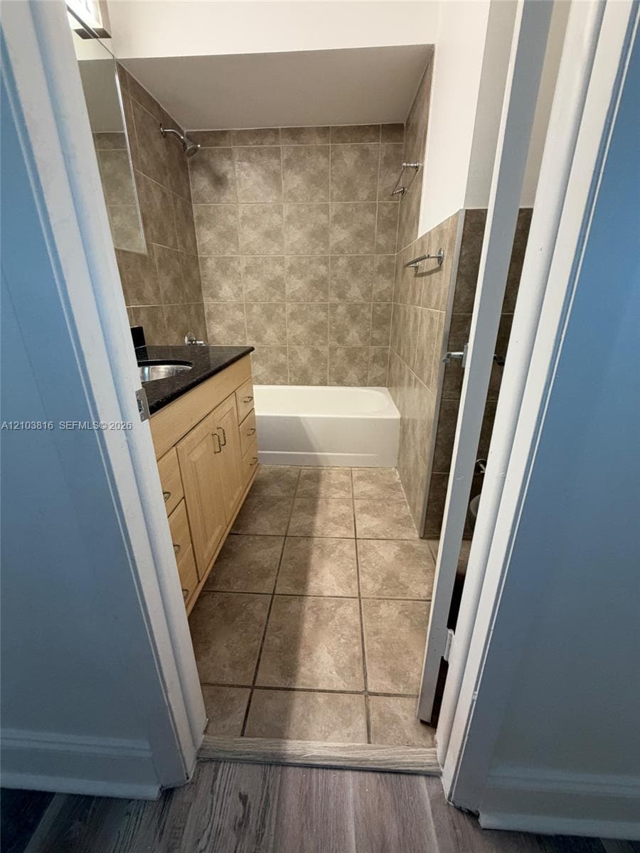 2408 NE 135th St 2408 photo 11