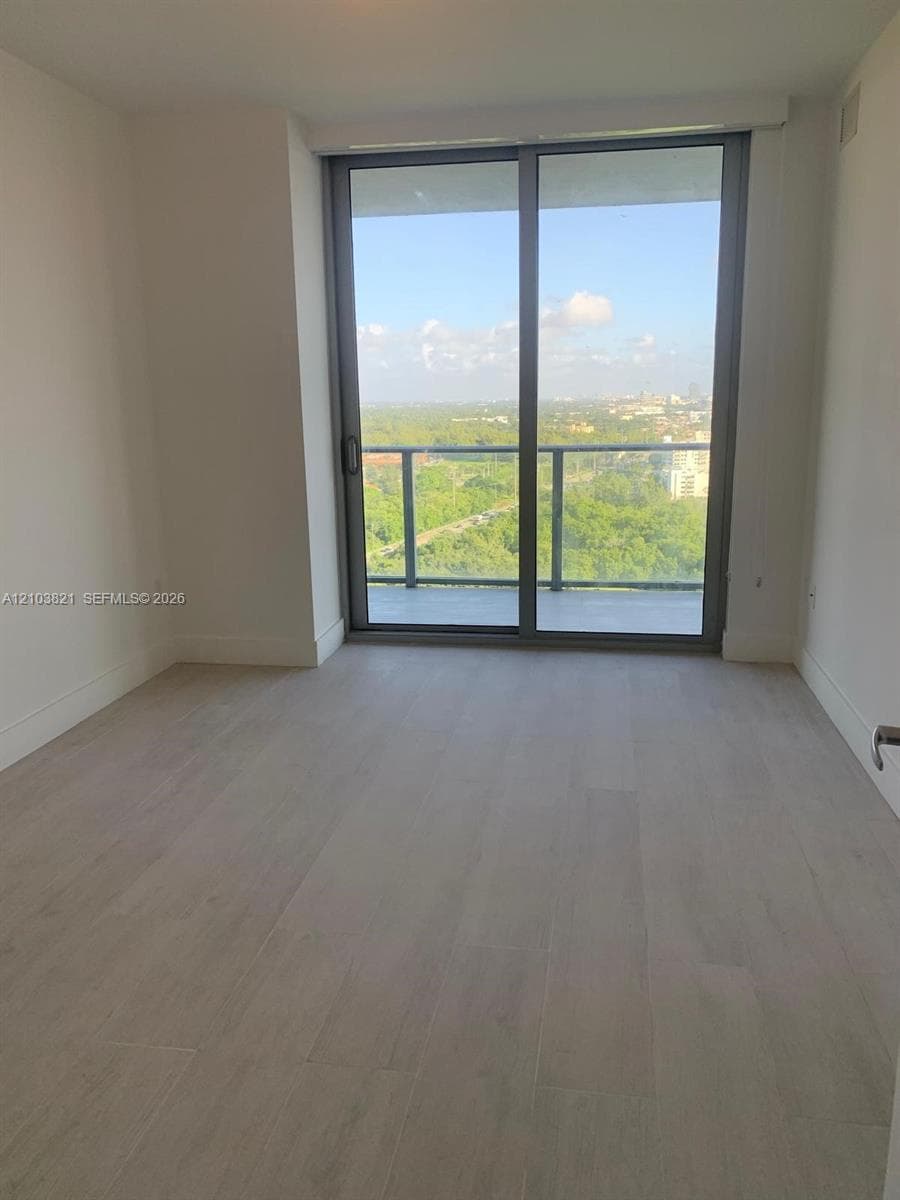 16385 Biscayne Blvd 2302 photo 7