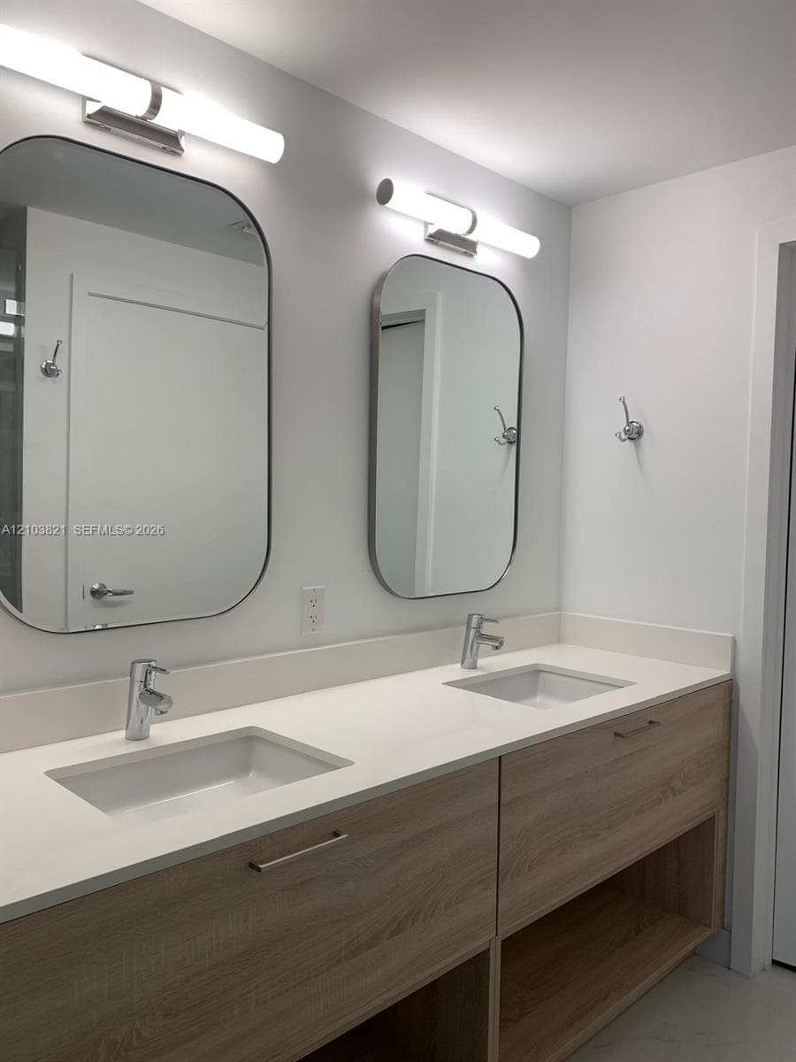 16385 Biscayne Blvd 2302 photo 9