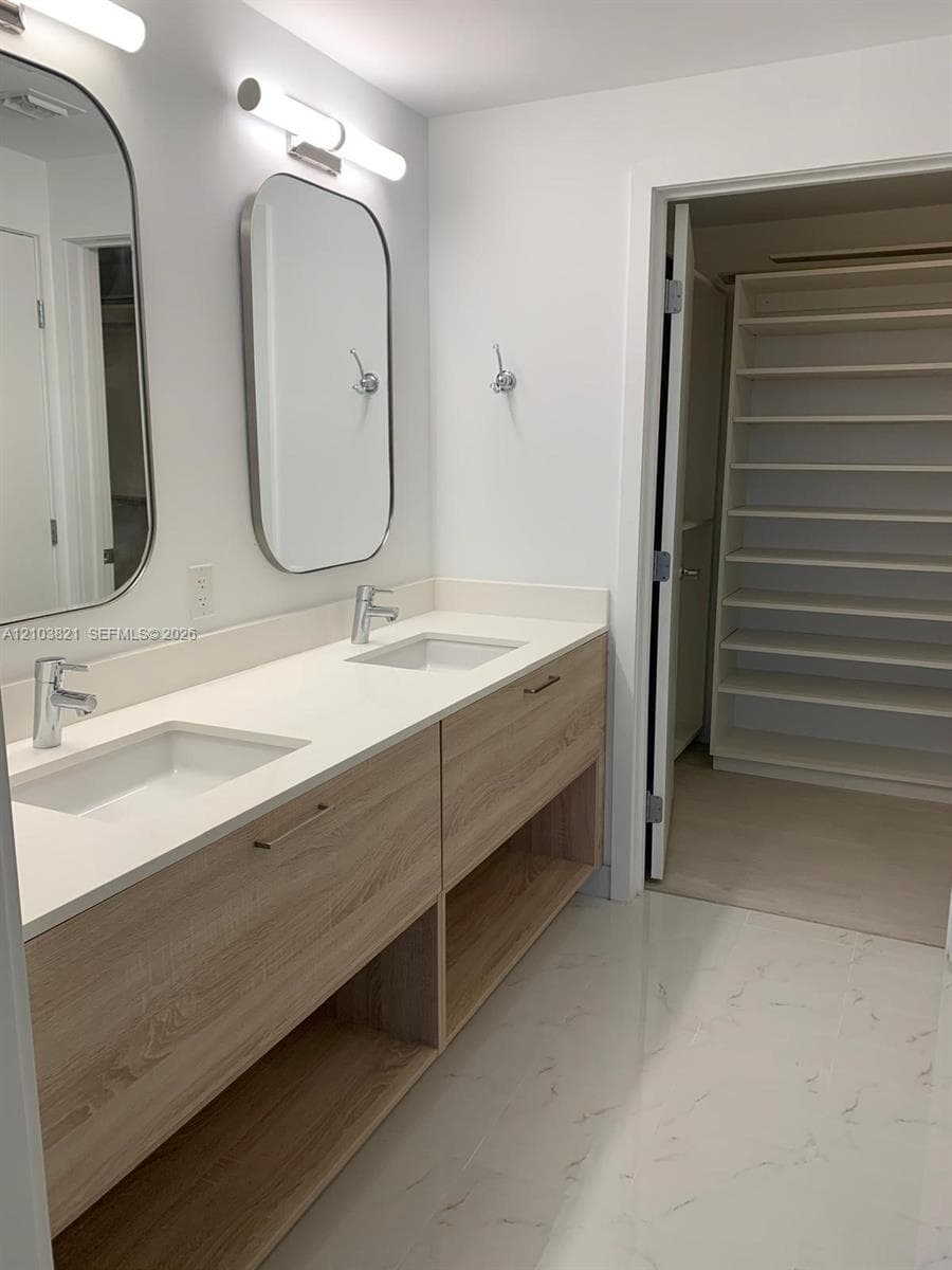 16385 Biscayne Blvd 2302 photo 8