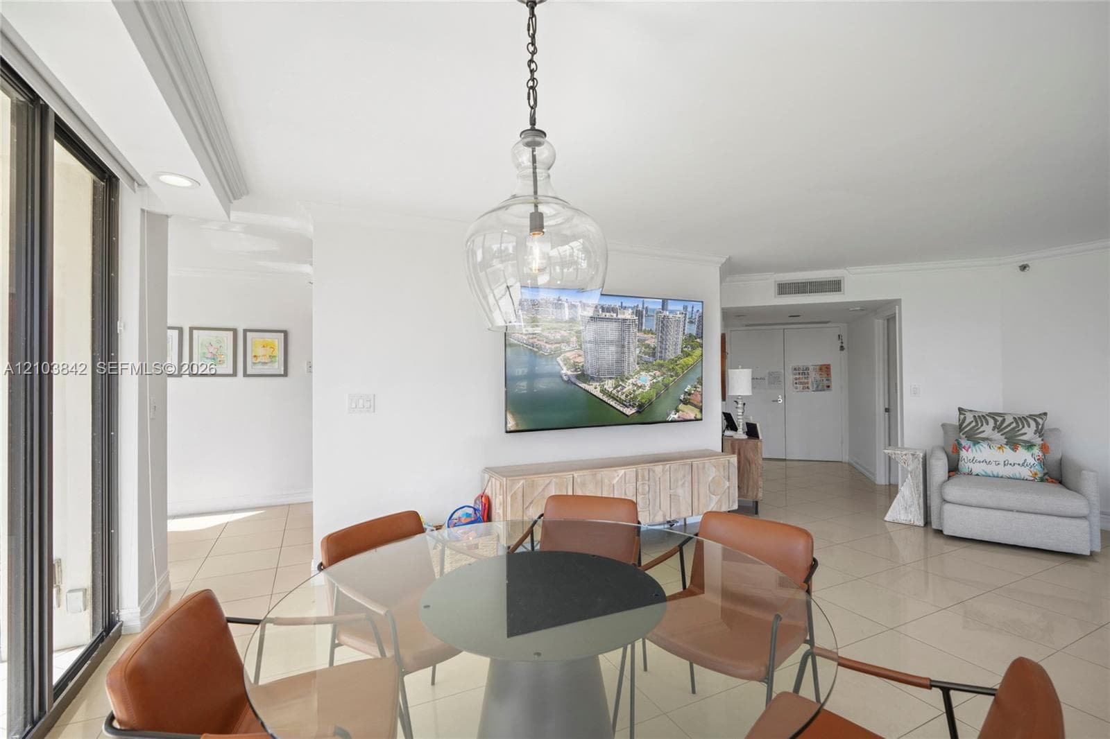 1000 W Island Blvd 504 photo 3