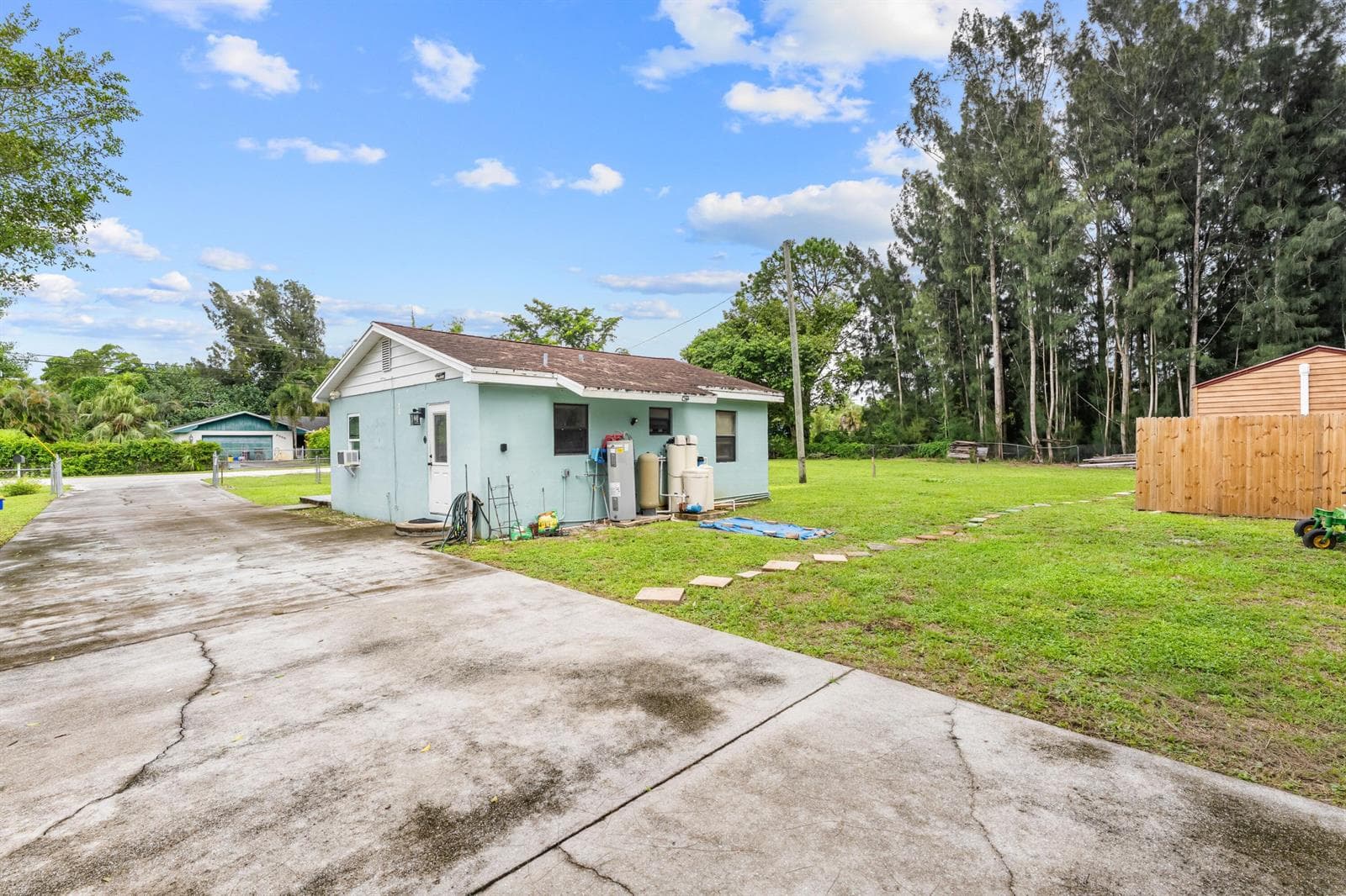 6368 Bishoff Road photo 3