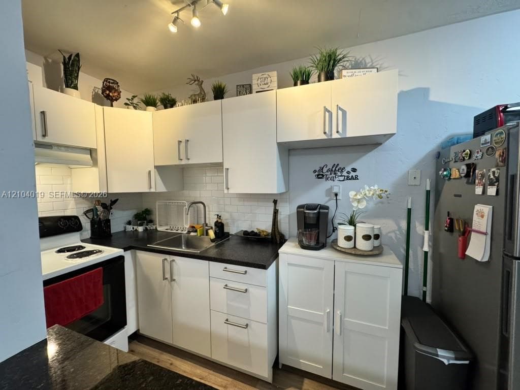1860 Venice Park Dr 224 photo 6
