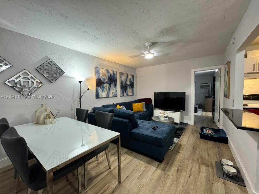 1860 Venice Park Dr 224 photo 4