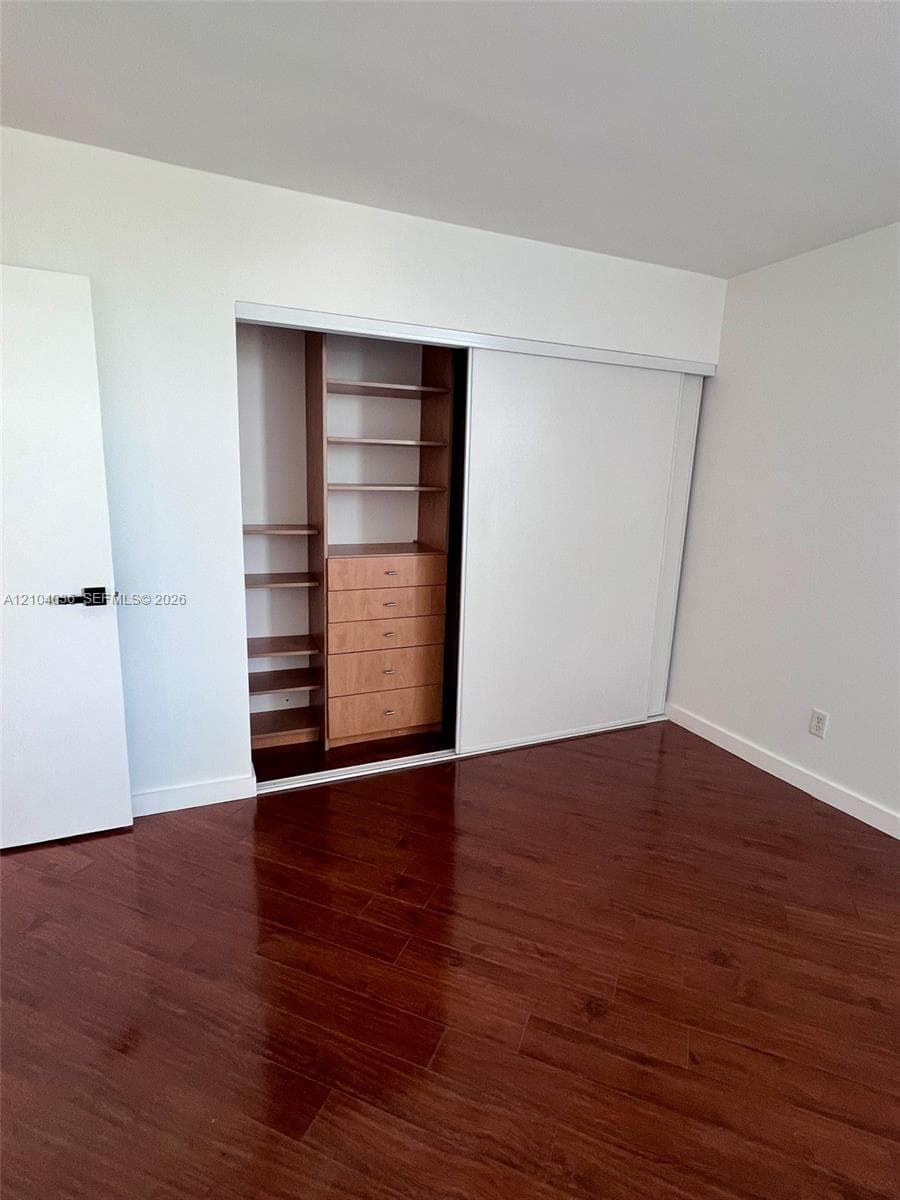 2020 NE 135th St 810 photo 6