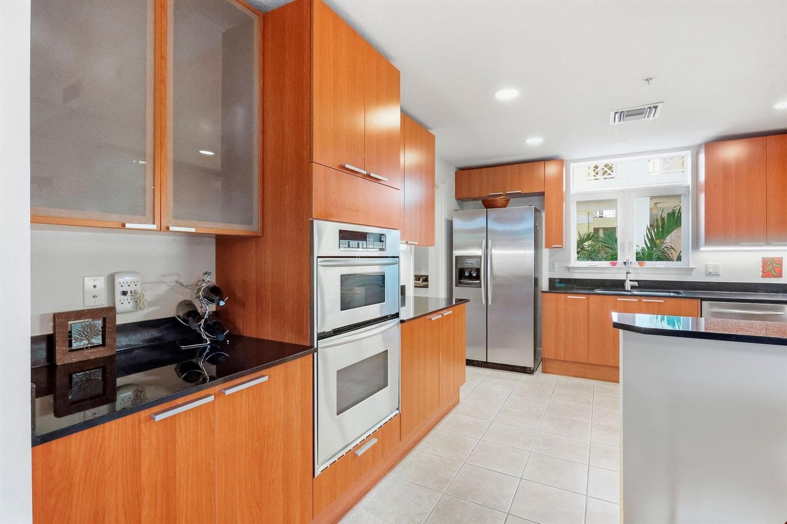 309 E OCEAN Avenue 202 photo 14