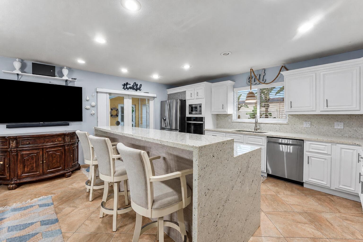 949 Laurel Road photo 10