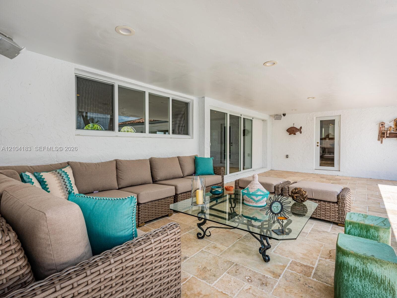 1036 Lugo Ave photo 8