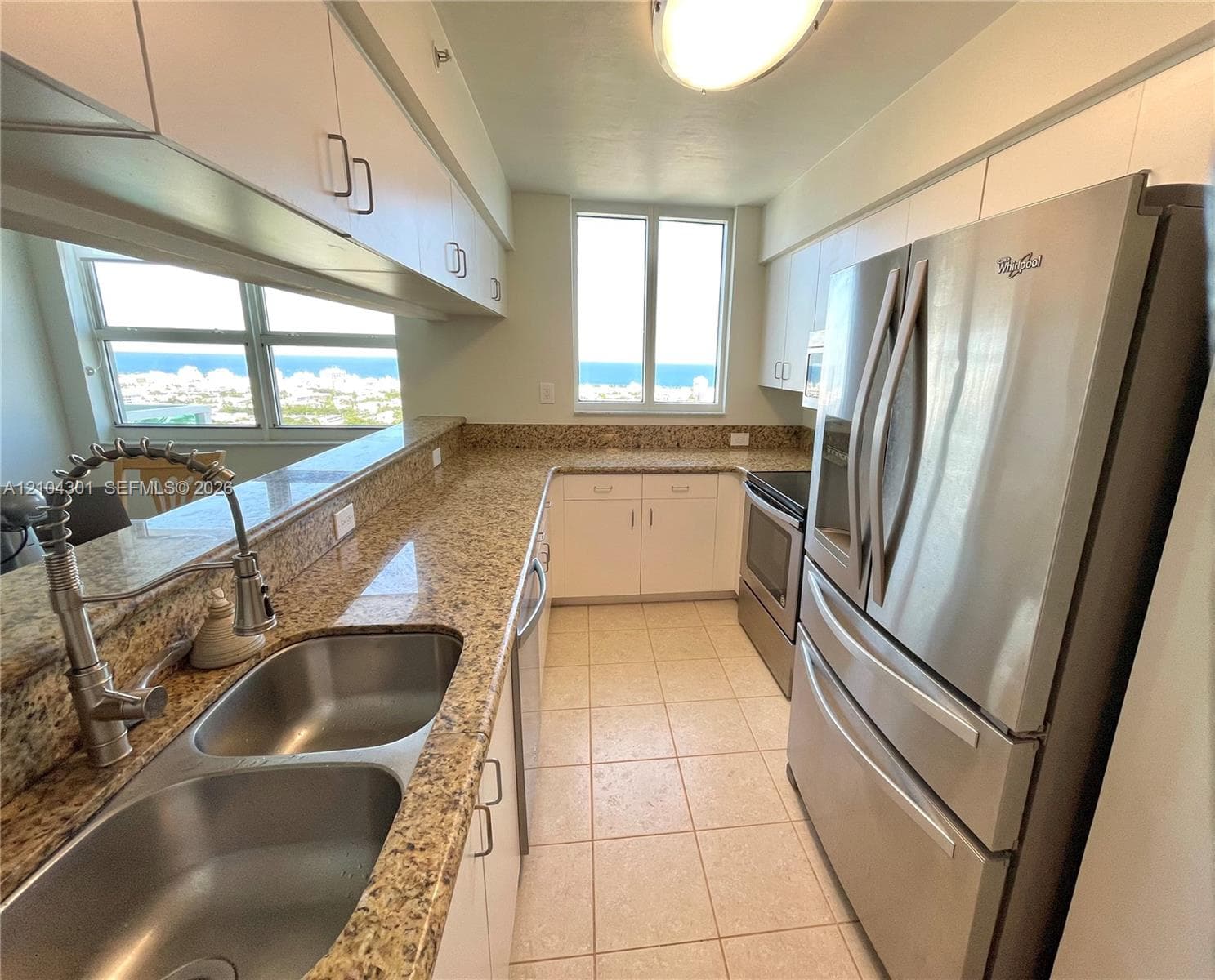 650 West Ave 2712 photo 9