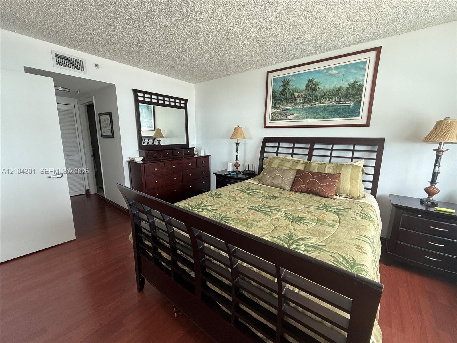 650 West Ave 2712 photo 8