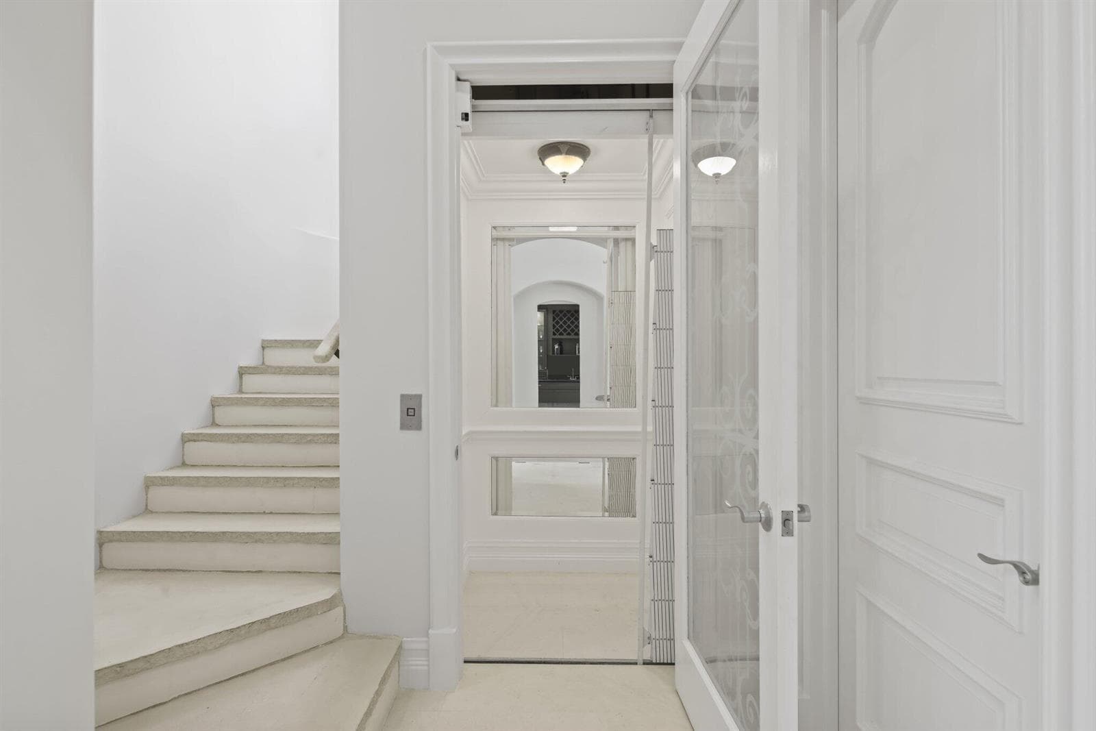 1010 Grand Court photo 17
