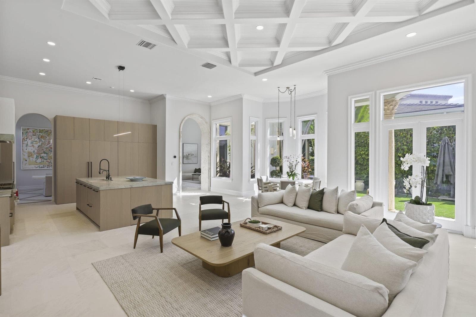 1010 Grand Court photo 1