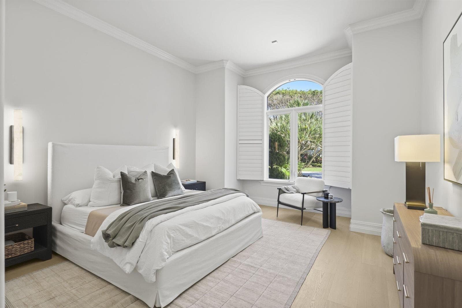 1010 Grand Court photo 15