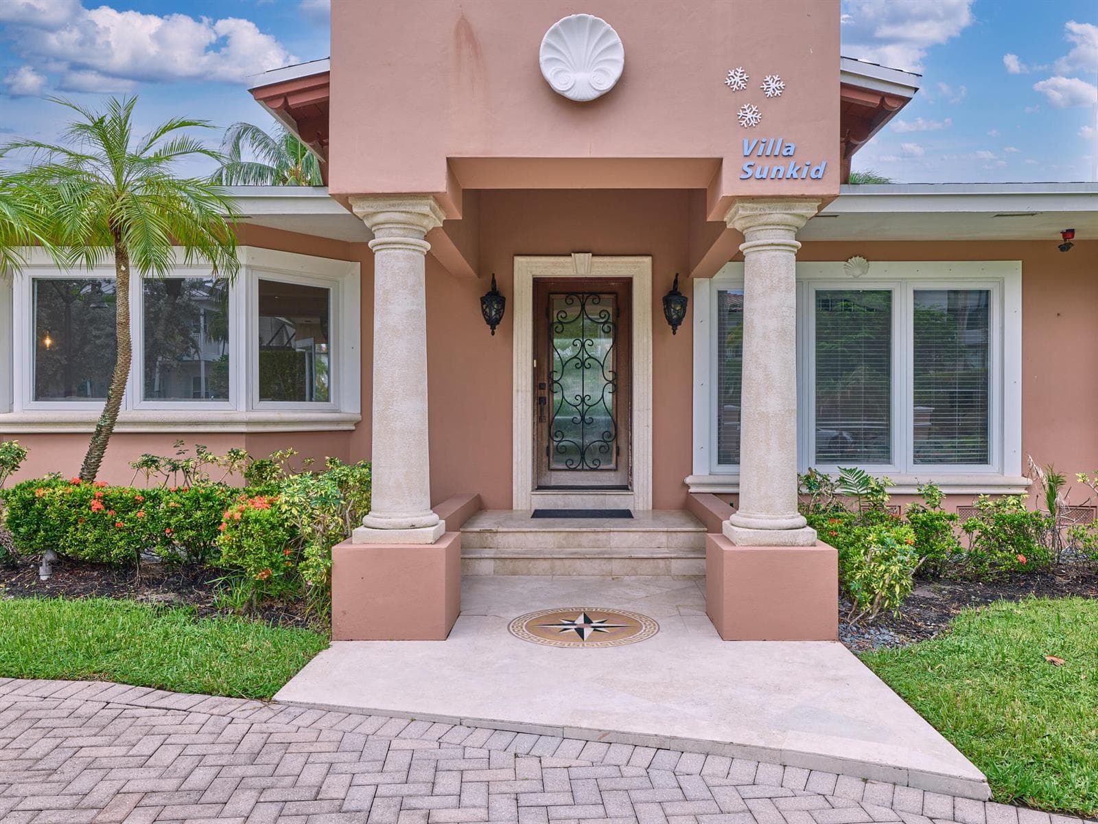 501 Coconut Isle Drive photo 3