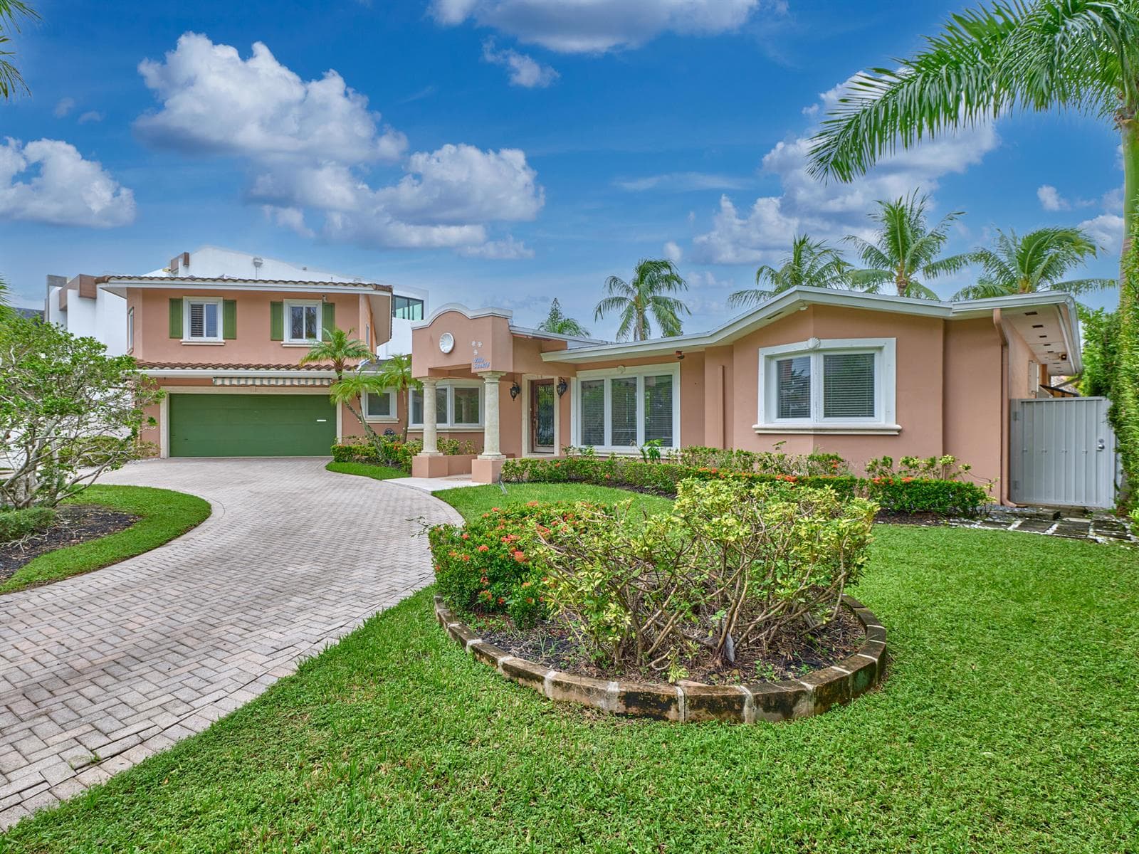 501 Coconut Isle Drive photo 1