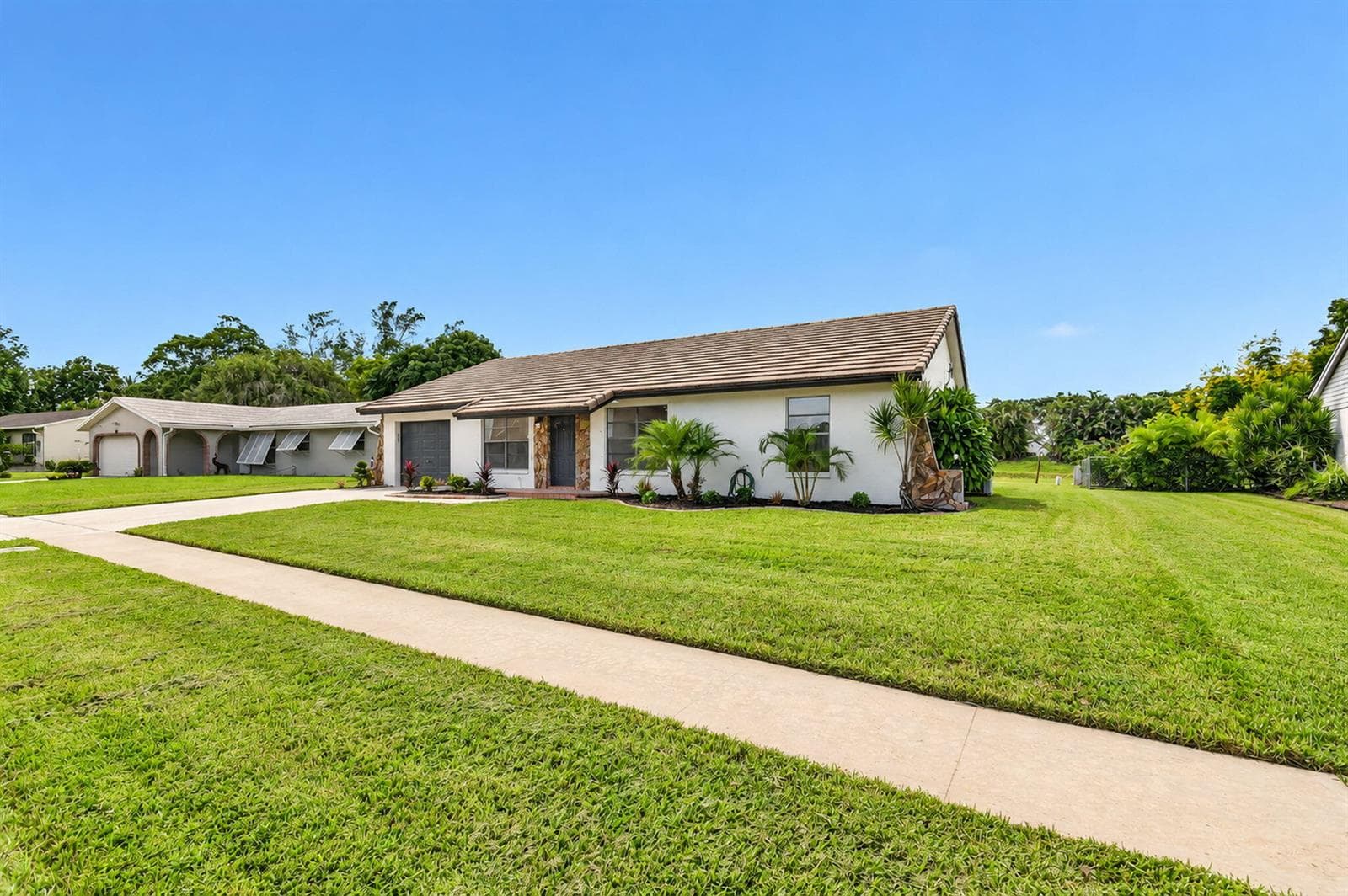8213 Rose Marie Avenue W photo 2