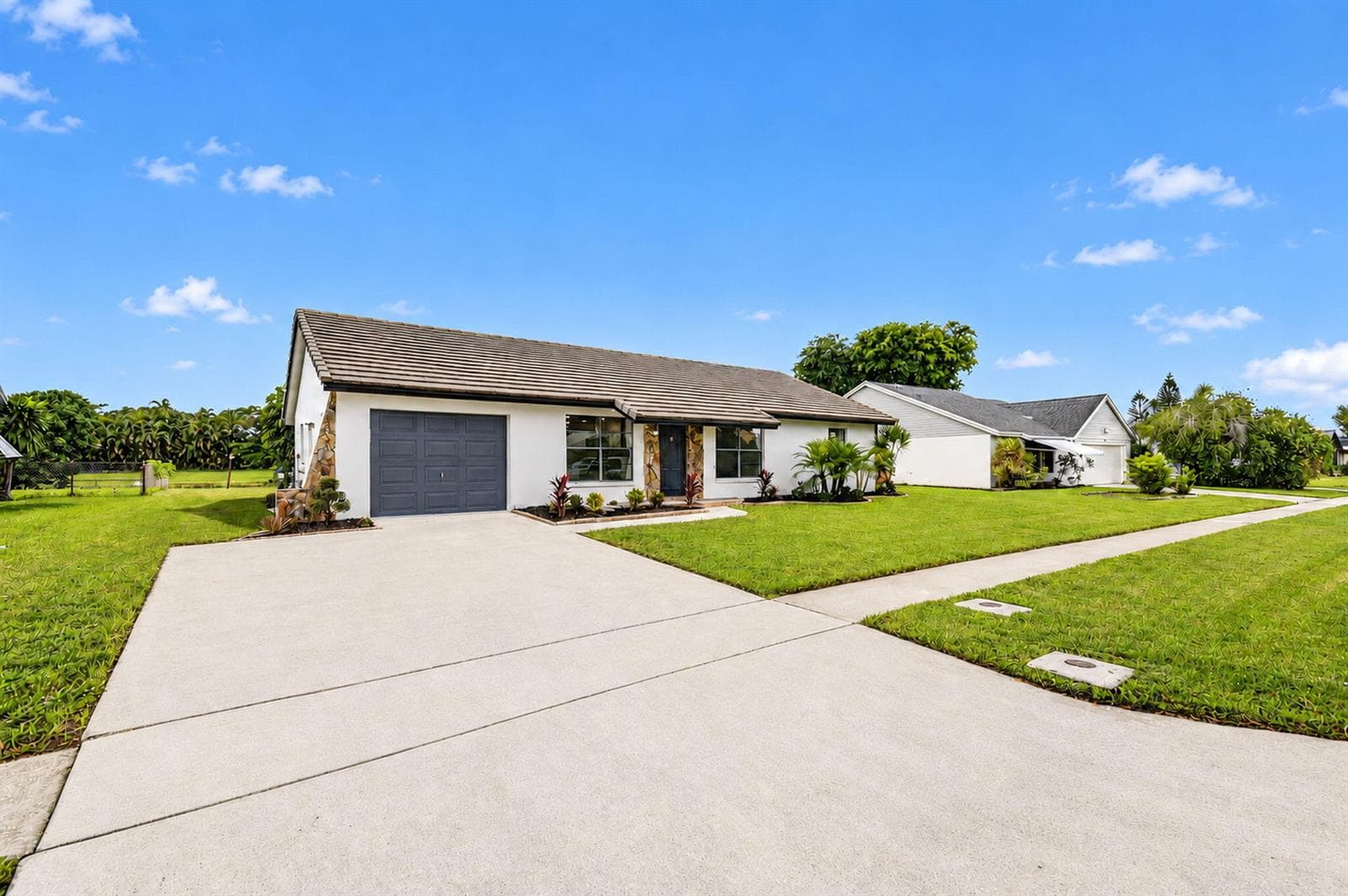8213 Rose Marie Avenue W photo 3
