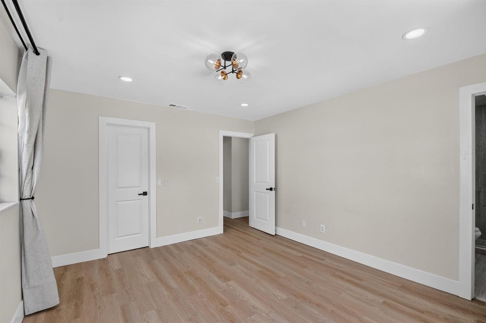 8213 Rose Marie Avenue W photo 21
