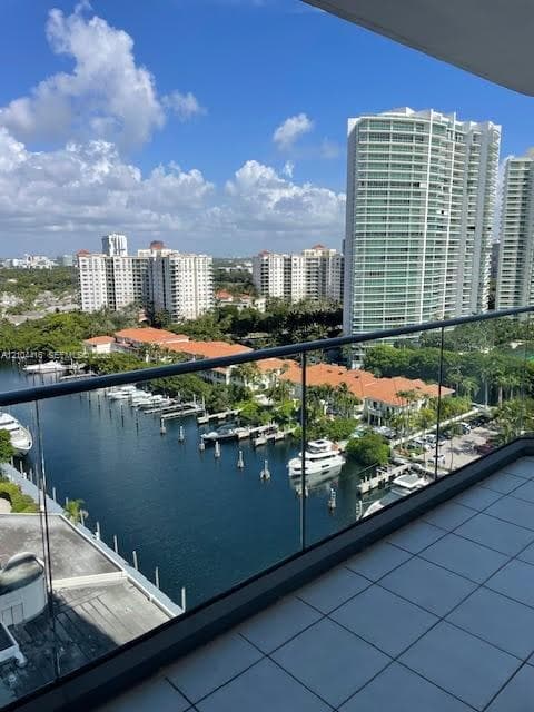 19707 Turnberry Way 18L photo 23
