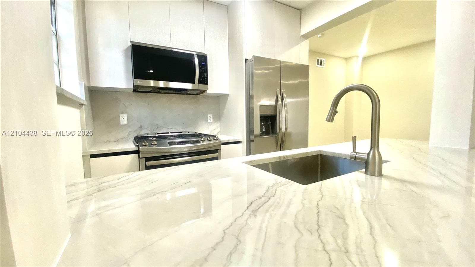 8540 Byron Ave 1A photo 6