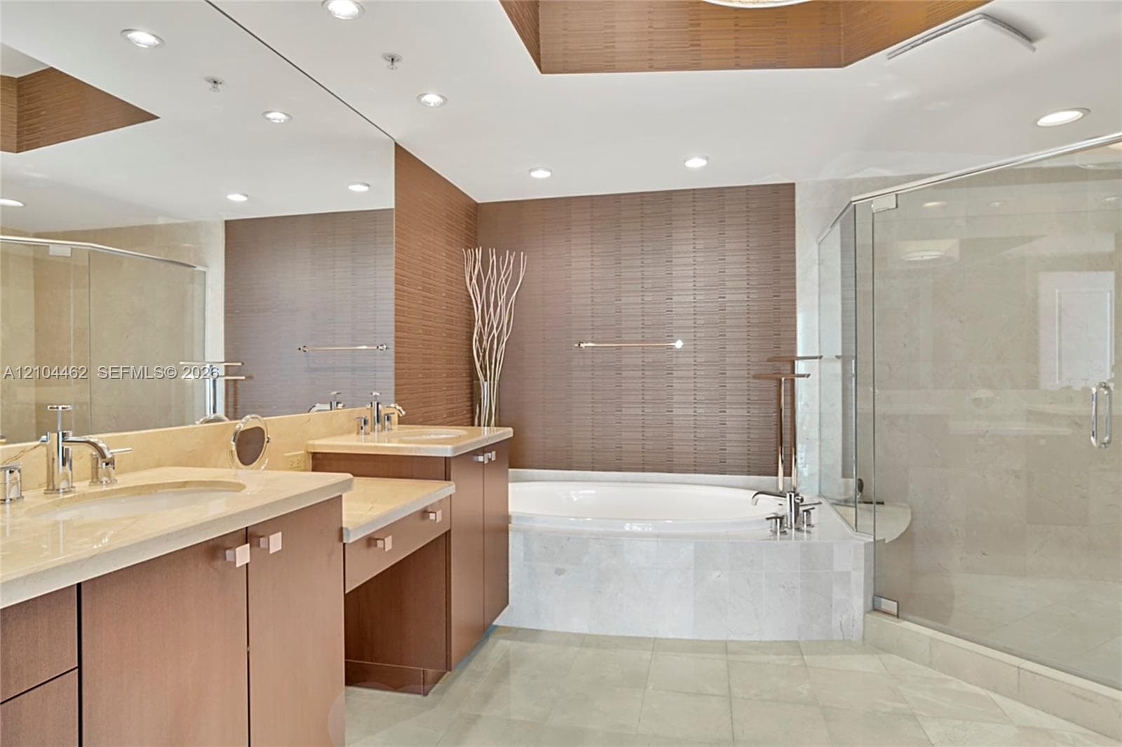 1412 photo 18