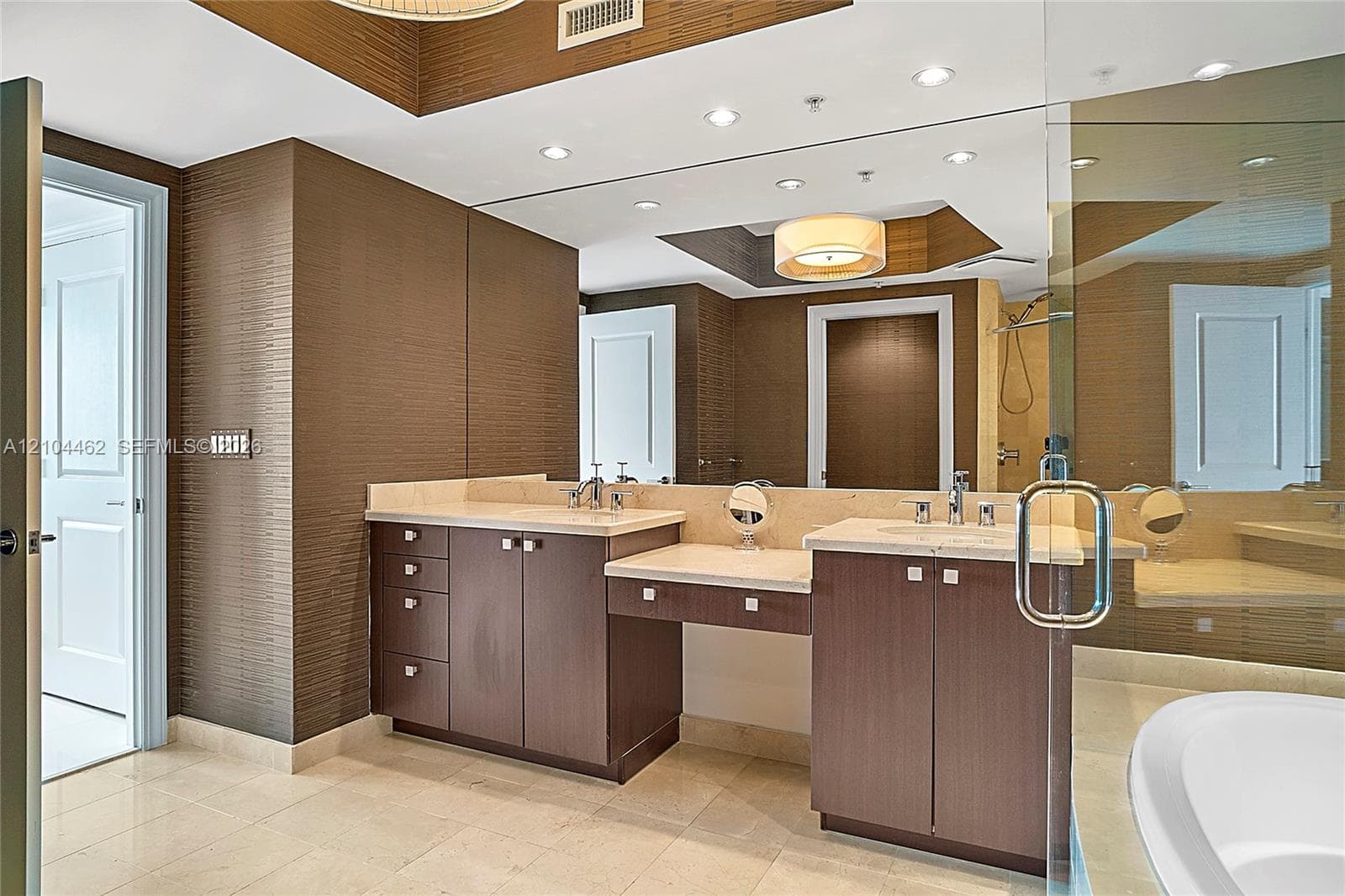 1412 photo 19