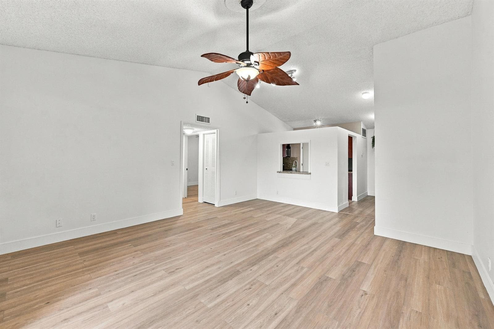 717 Gardens Drive 206 photo 13