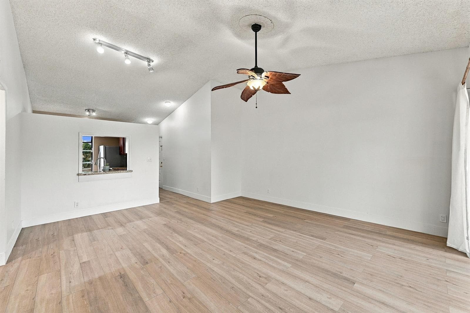 717 Gardens Drive 206 photo 12