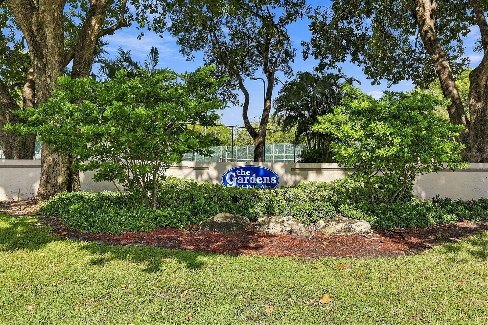 717 Gardens Drive 206 photo 1