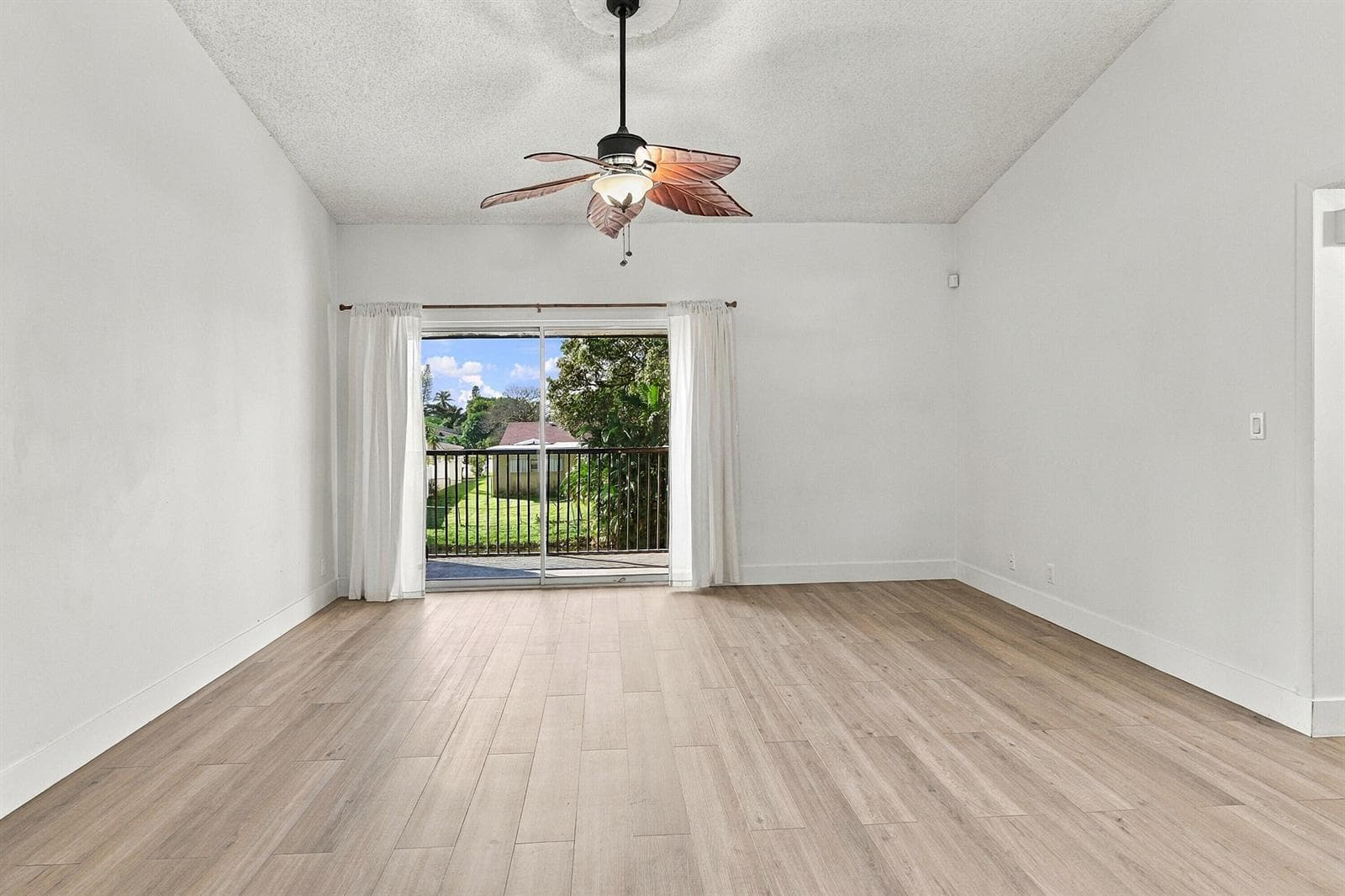 717 Gardens Drive 206 photo 11