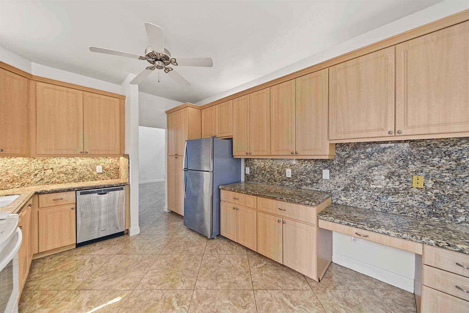 7756 Travelers Tree Drive photo 13