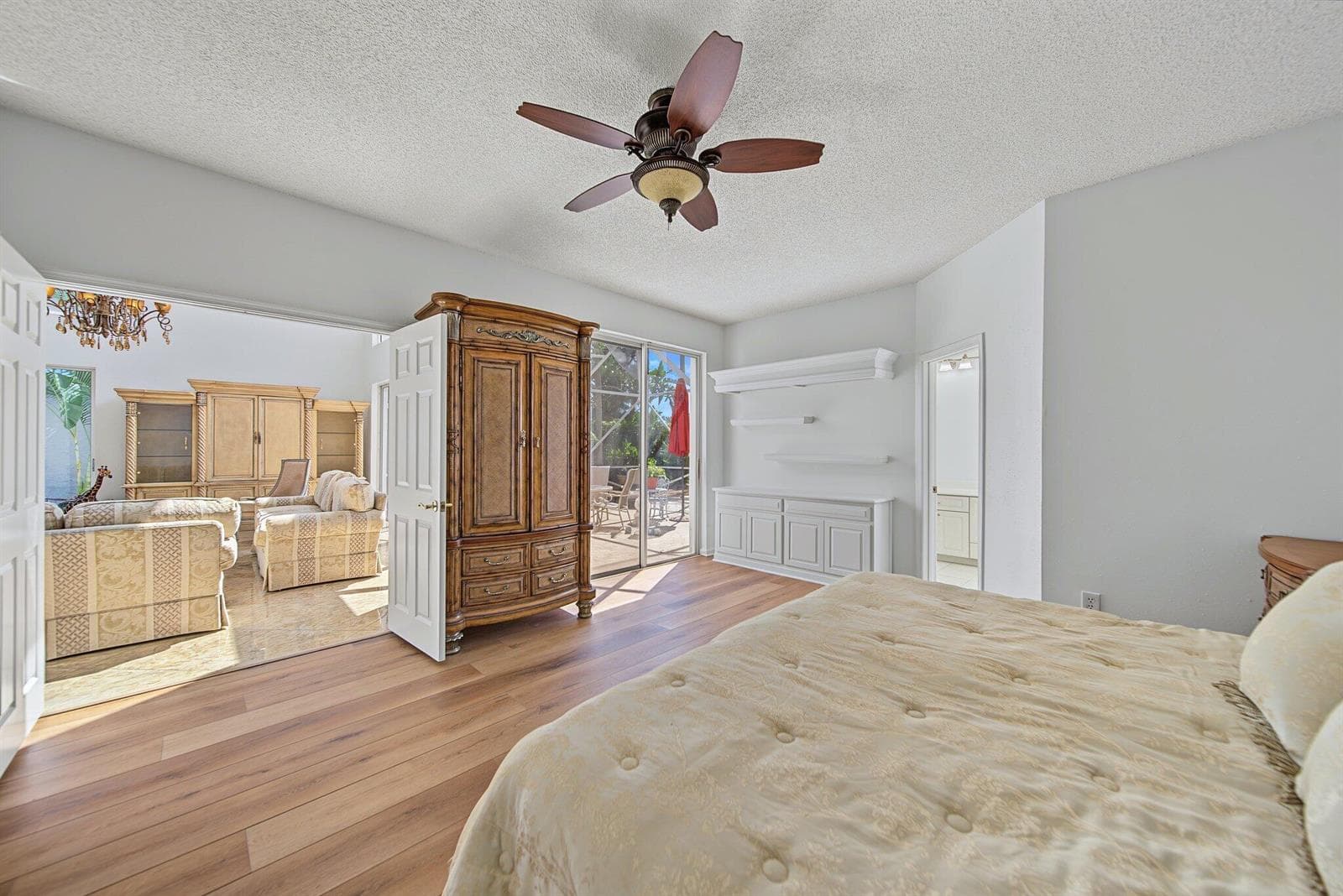 7756 Travelers Tree Drive photo 16