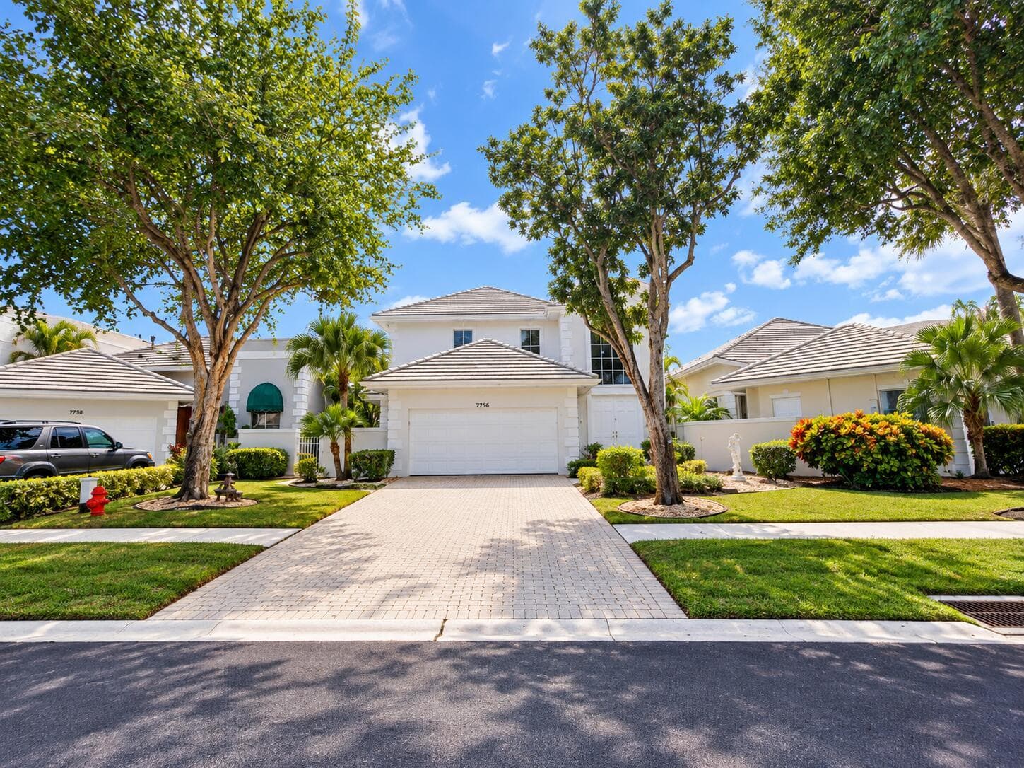 7756 Travelers Tree Drive photo 1