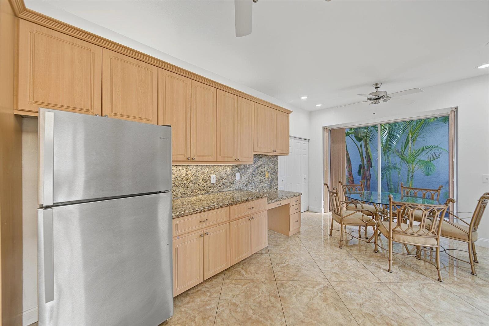 7756 Travelers Tree Drive photo 14