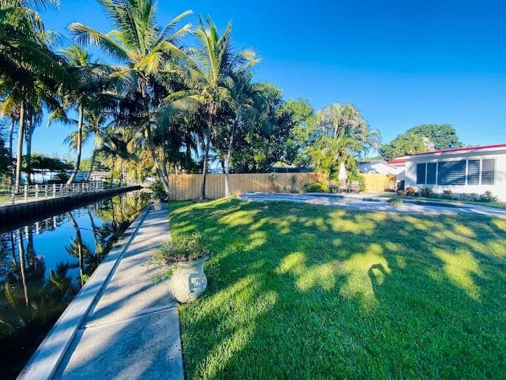 1773 SW 28th Way photo 2