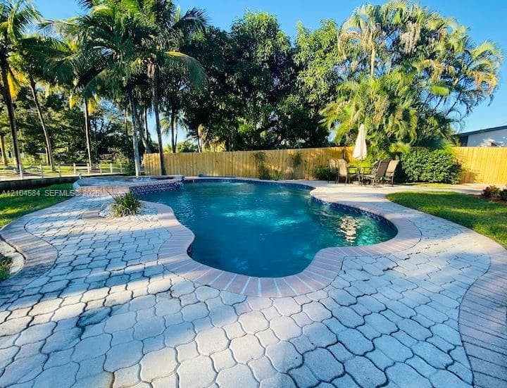1773 SW 28th Way photo 6