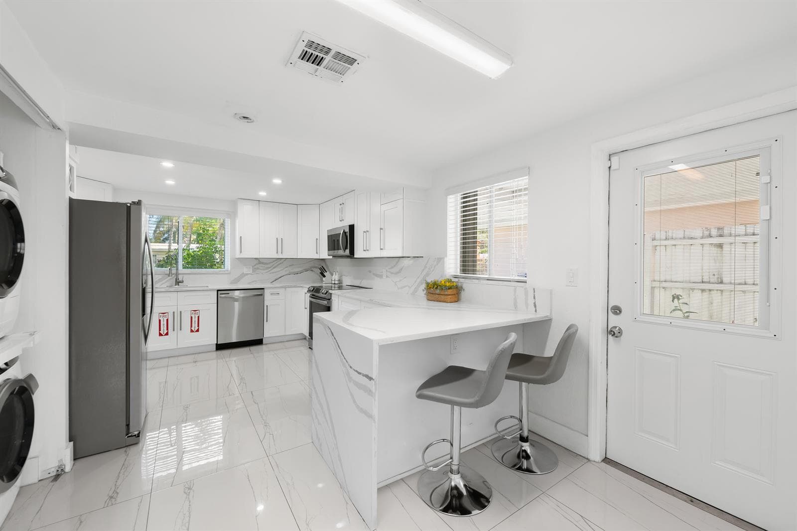 2531 KEY LARGO Lane photo 9