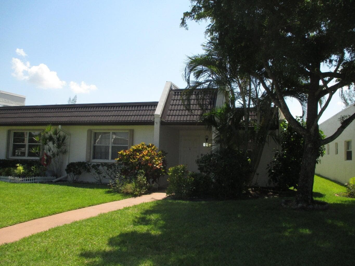 194 LAKE SUSAN Lane photo 1