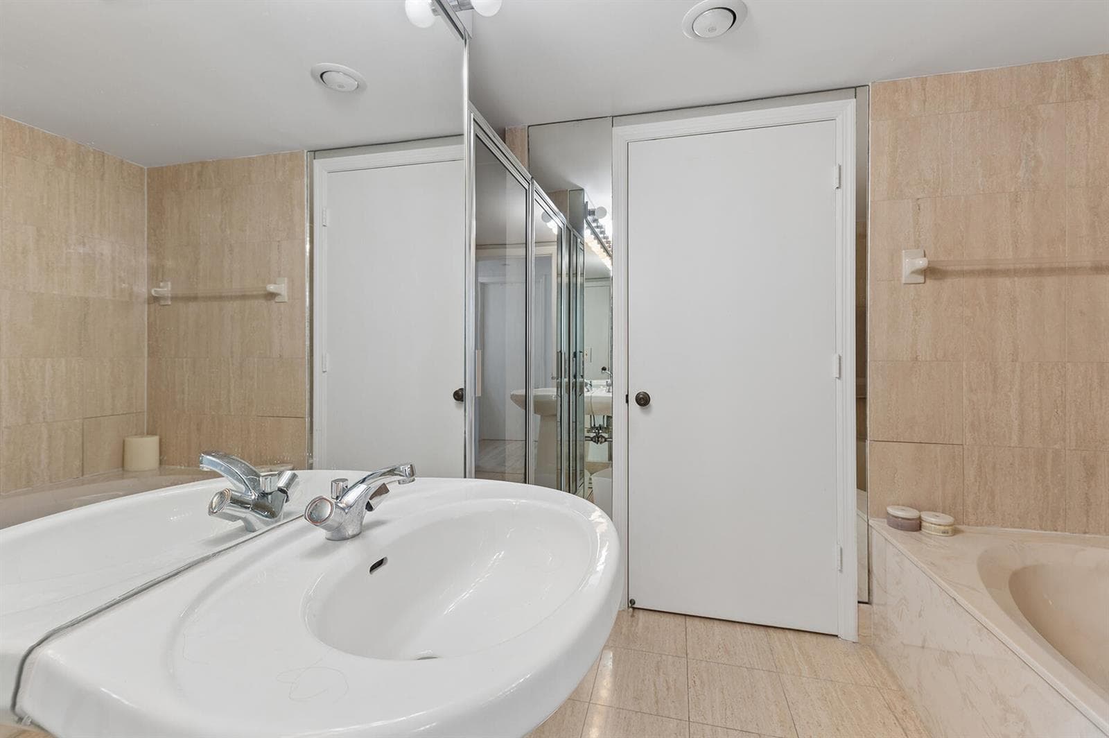 100 SE 5TH Avenue 102 photo 13