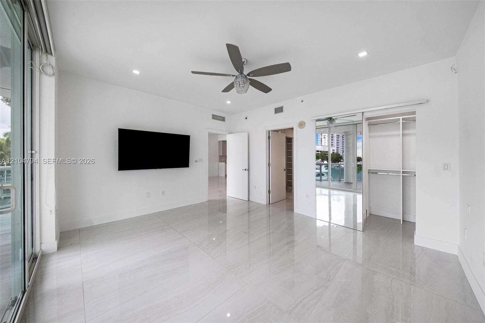 7918 Harbour Island Dr 207 photo 23