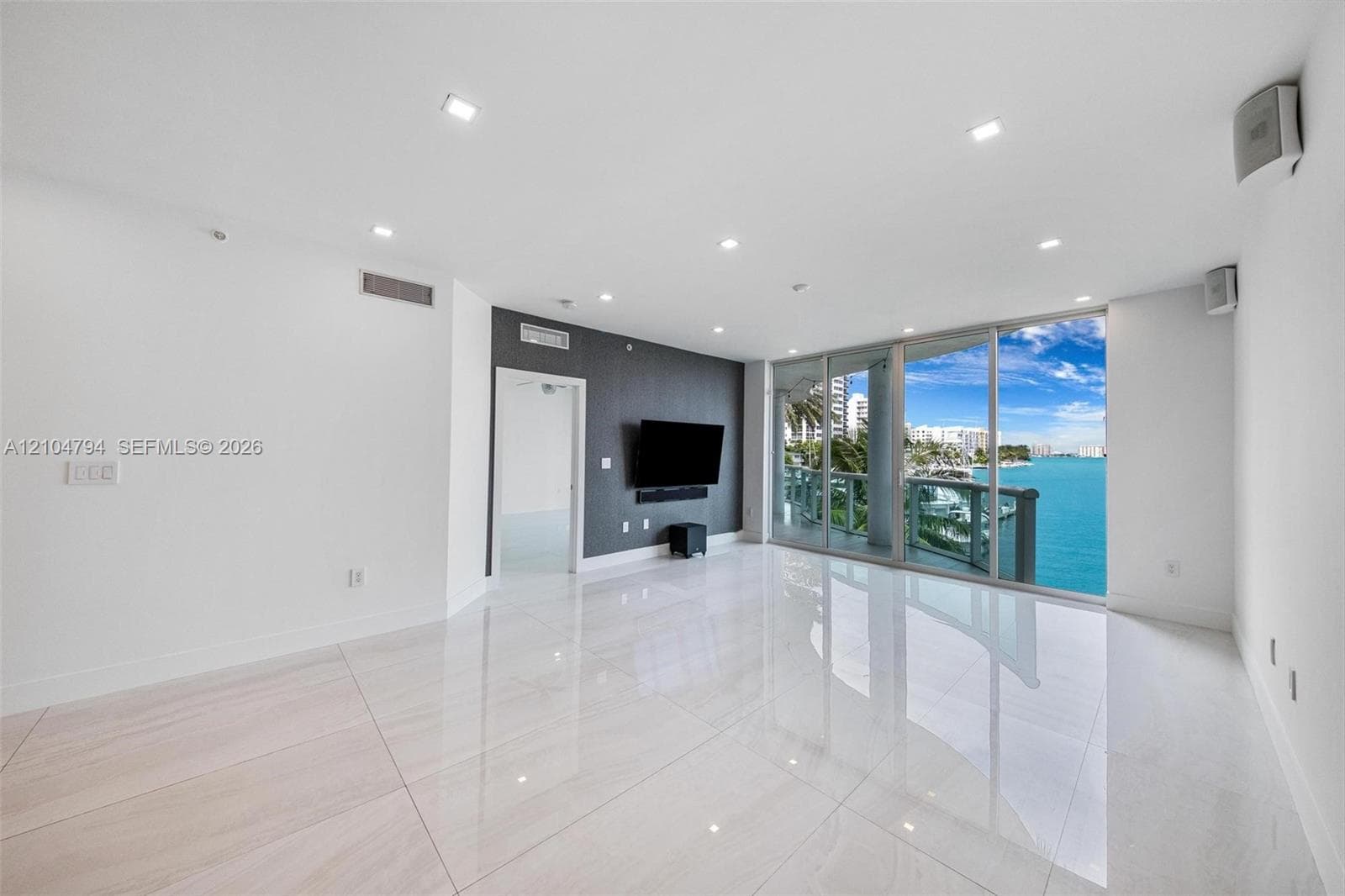 7918 Harbour Island Dr 207 photo 16